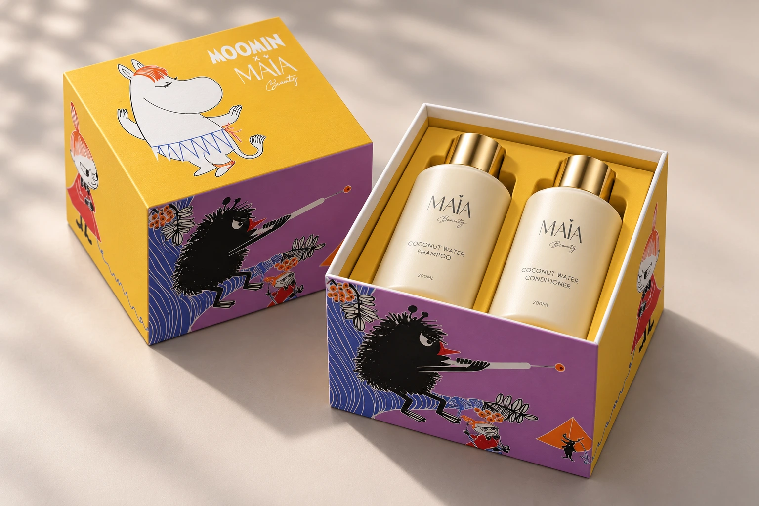 Lush Locks Duo: open cube gift box with beauty products, product visualisation